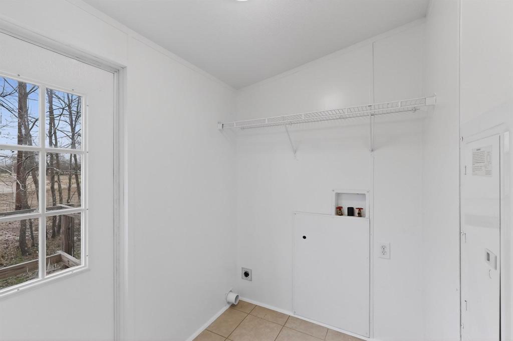 6553 Private Road 2270 Property Photo 13