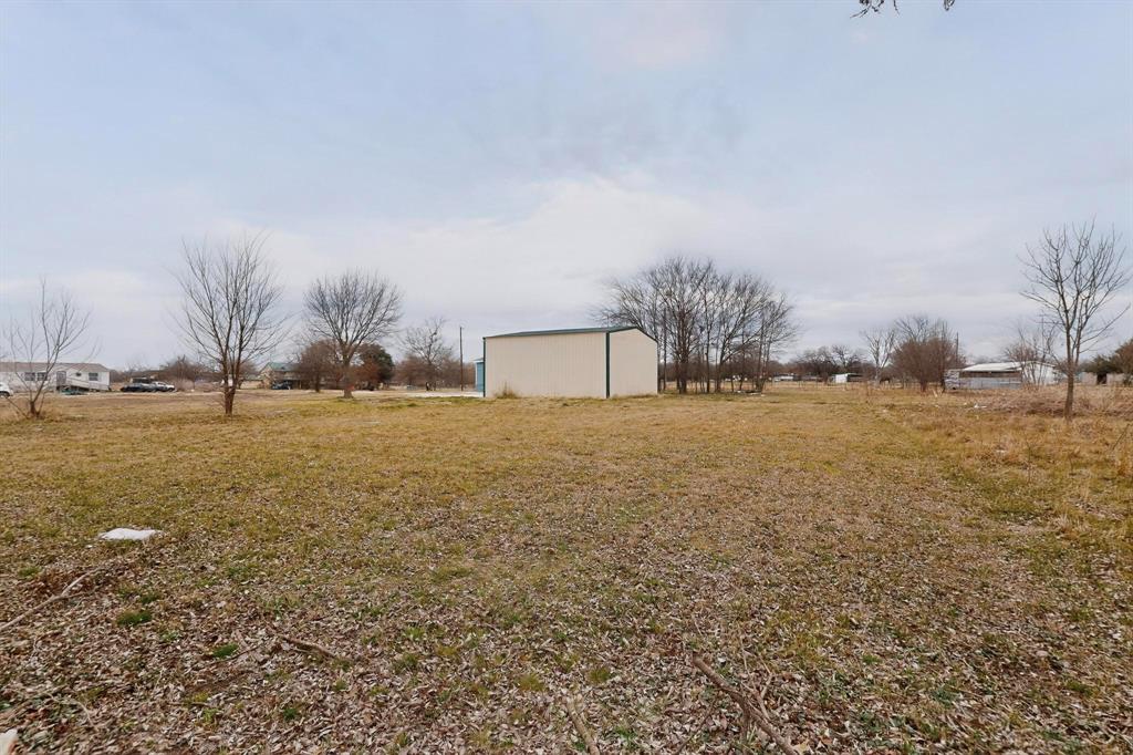 6553 Private Road 2270 Property Photo 29
