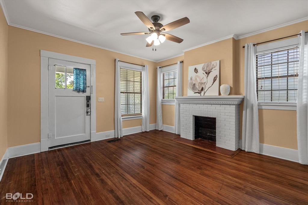 724 College Street Property Photo 4