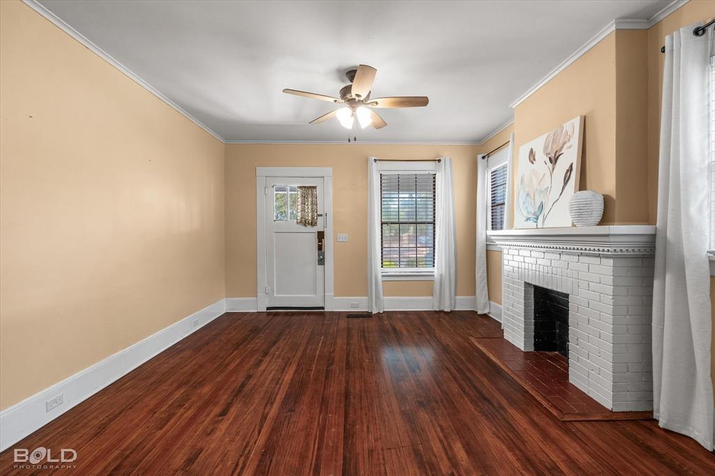 724 College Street Property Photo 6