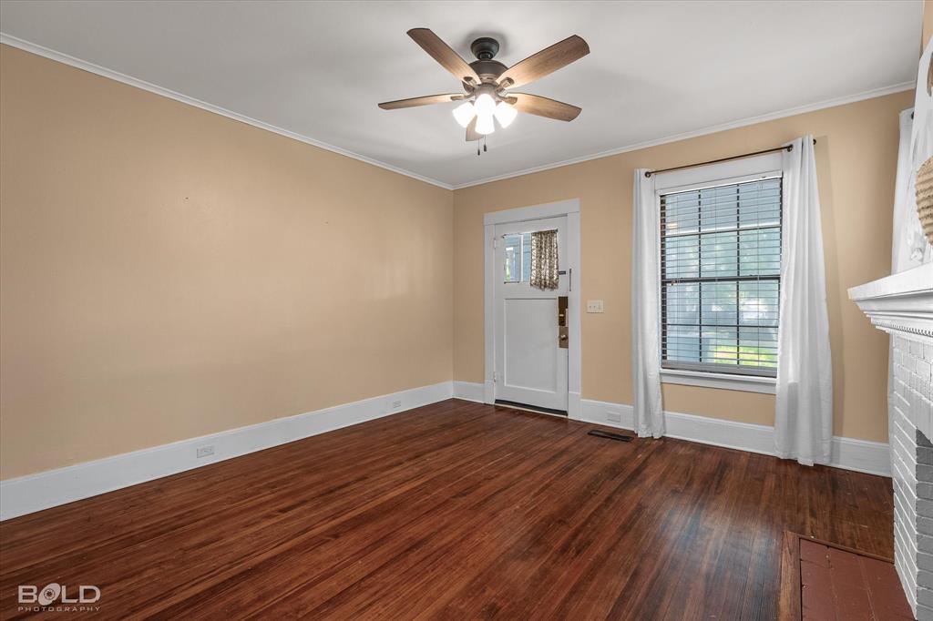 724 College Street Property Photo 7