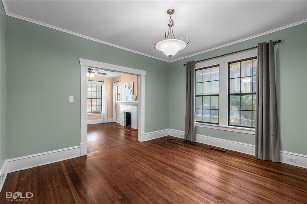 724 College Street Property Photo 11