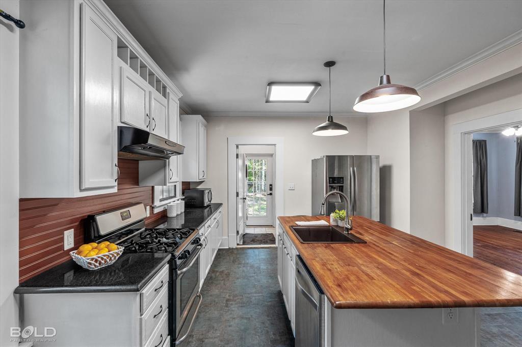 724 College Street Property Photo 14