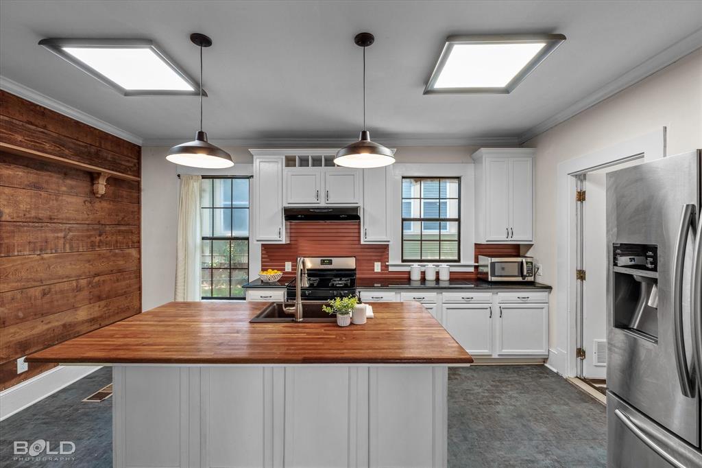 724 College Street Property Photo 15