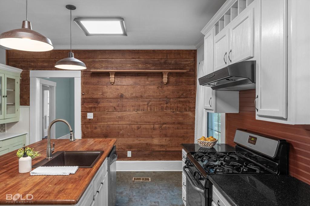 724 College Street Property Photo 19