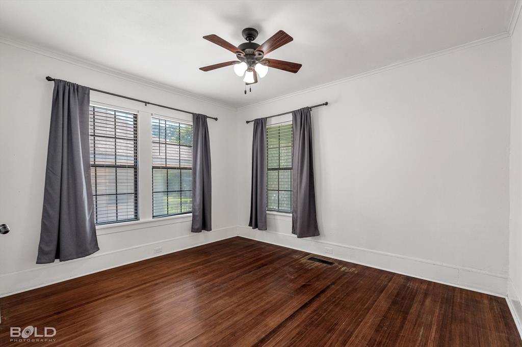 724 College Street Property Photo 25
