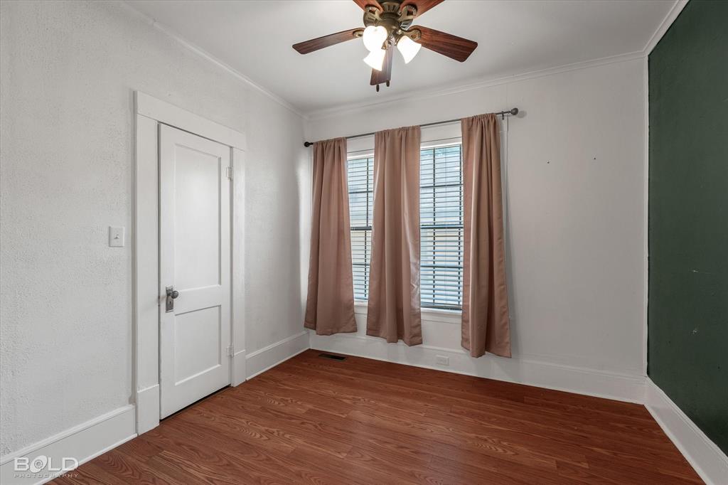 724 College Street Property Photo 29