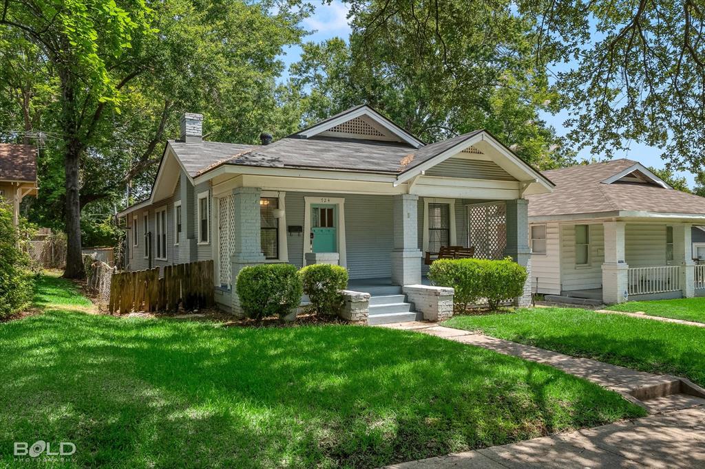 724 College Street Property Photo 31