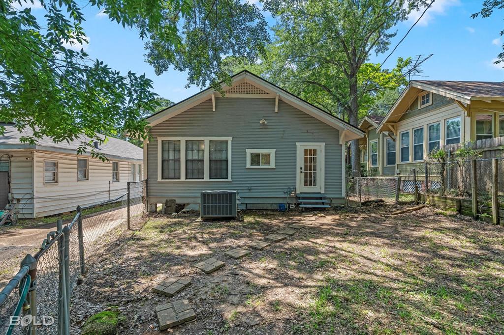 724 College Street Property Photo 36