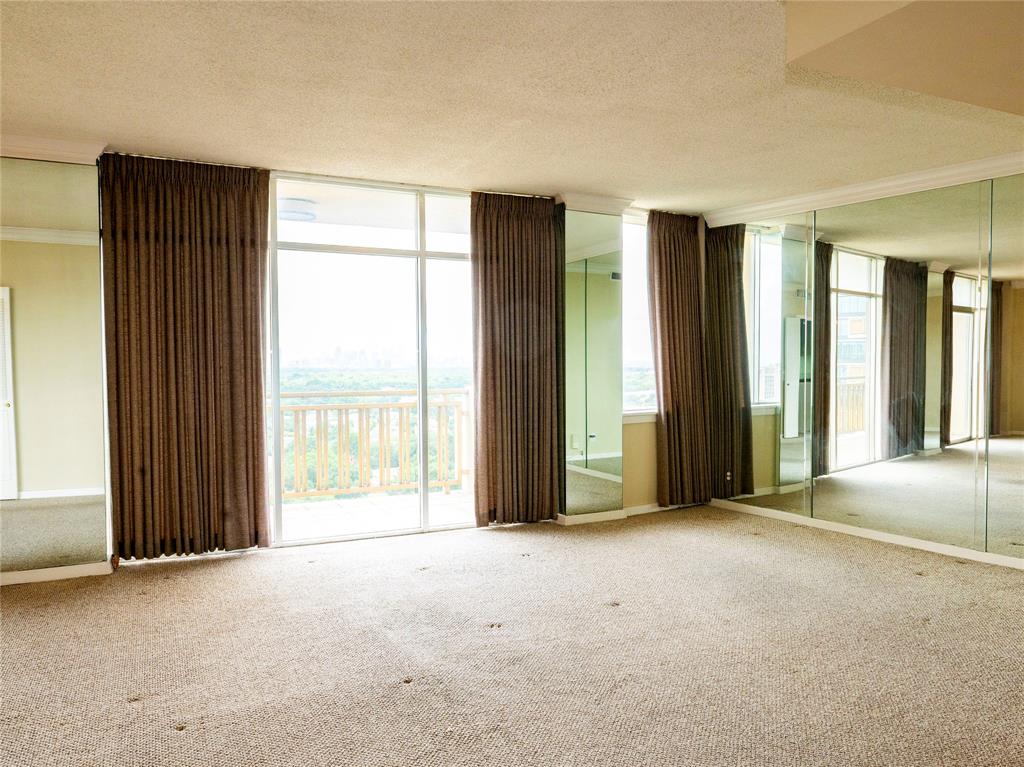 6211 W Northwest Highway 1501 Property Photo 4
