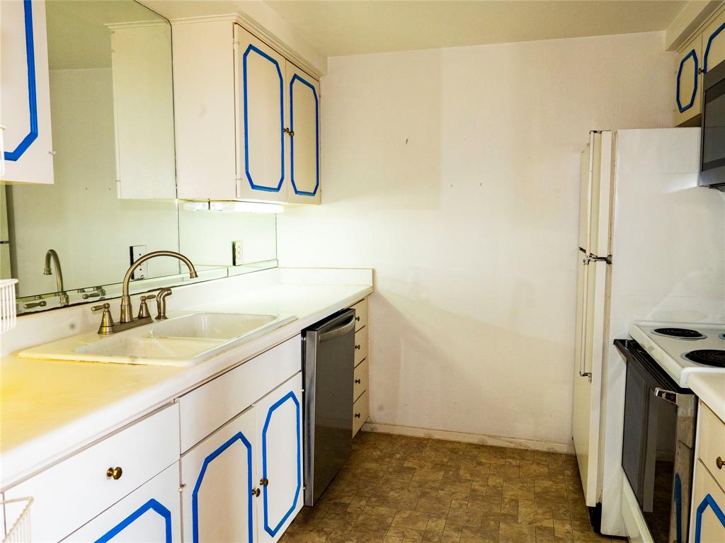 6211 W Northwest Highway 1501 Property Photo 6