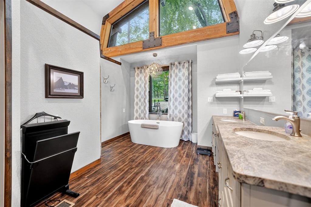 136 King Andrew Court Property Photo 24