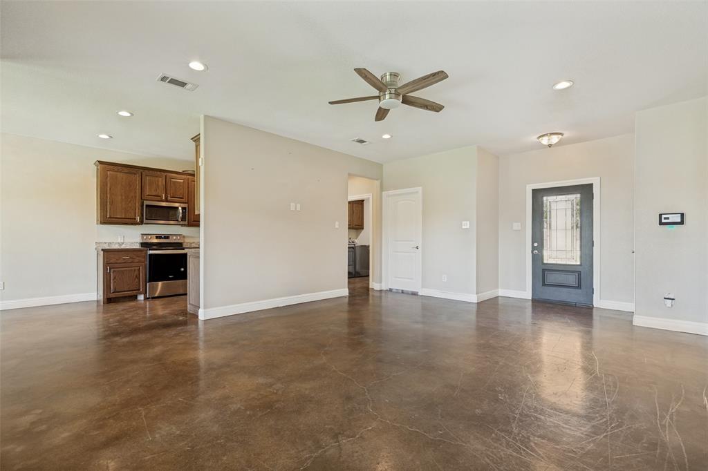 107 Indian Creek Property Photo 5