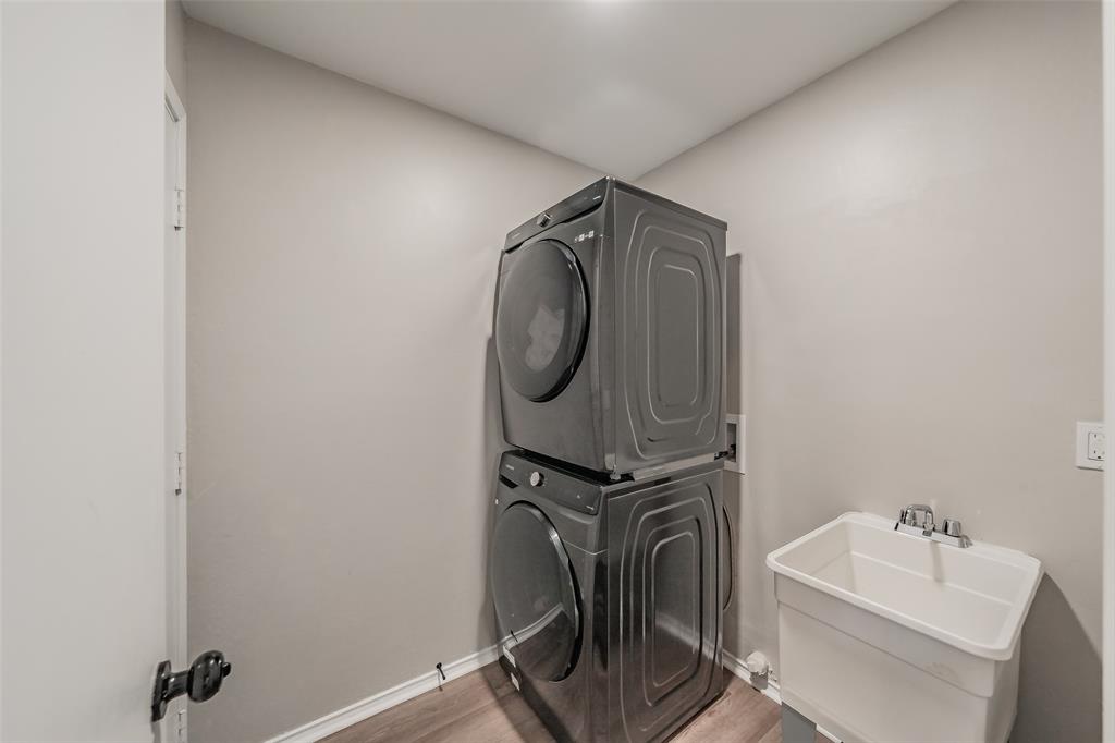 7000 Rovato Drive Property Photo 3