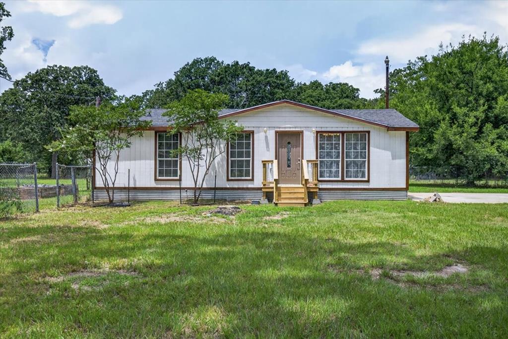 250 E Golden Oaks Drive Property Photo 1