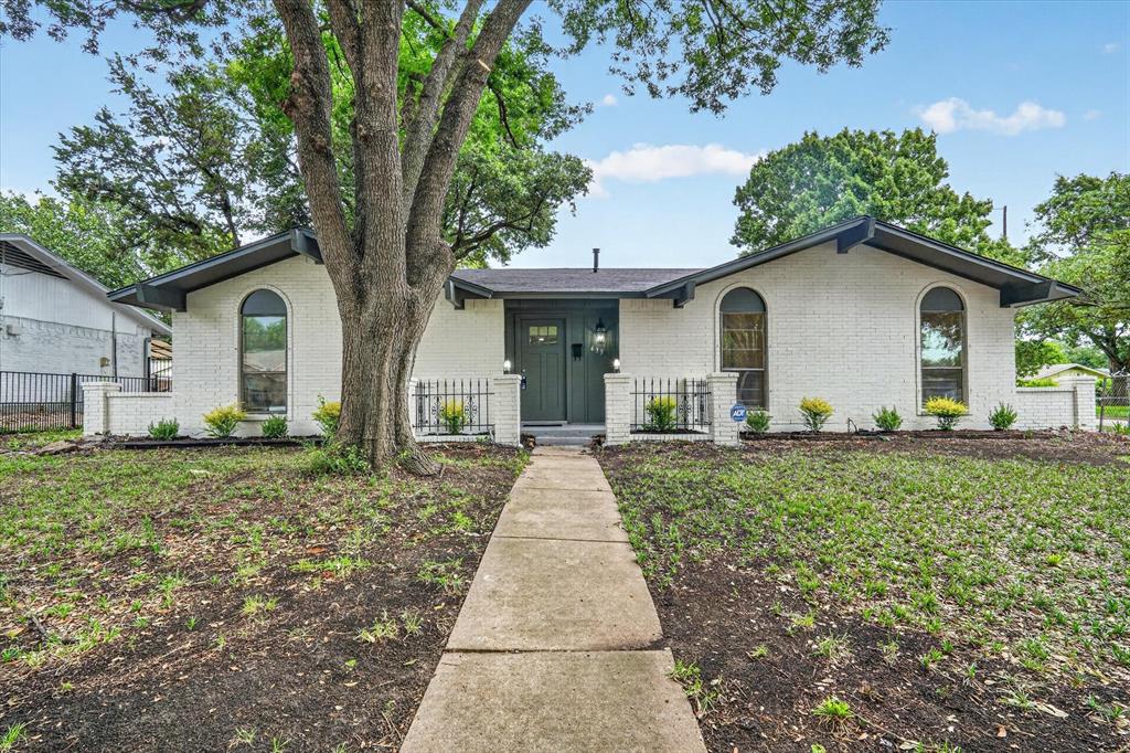 439 Candlelight Avenue