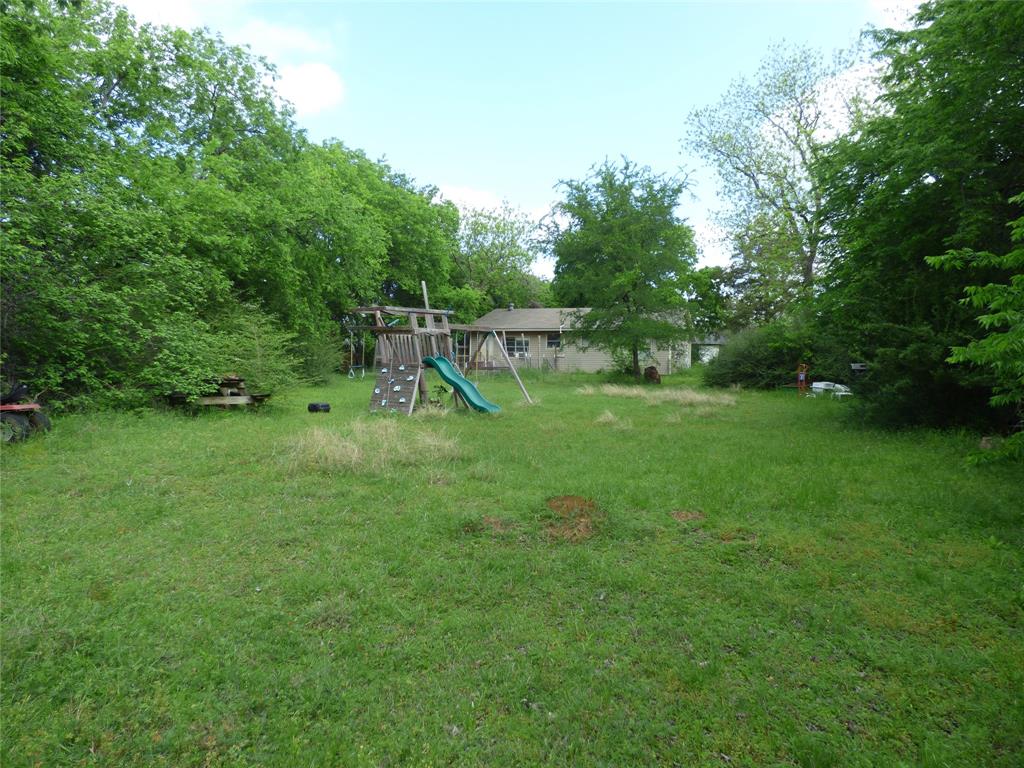 511 W Pecan Street Property Photo 6
