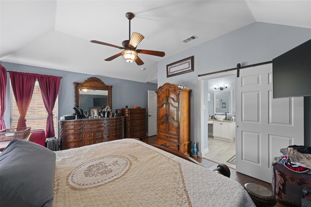 412 Kings Creek Drive Property Photo 17