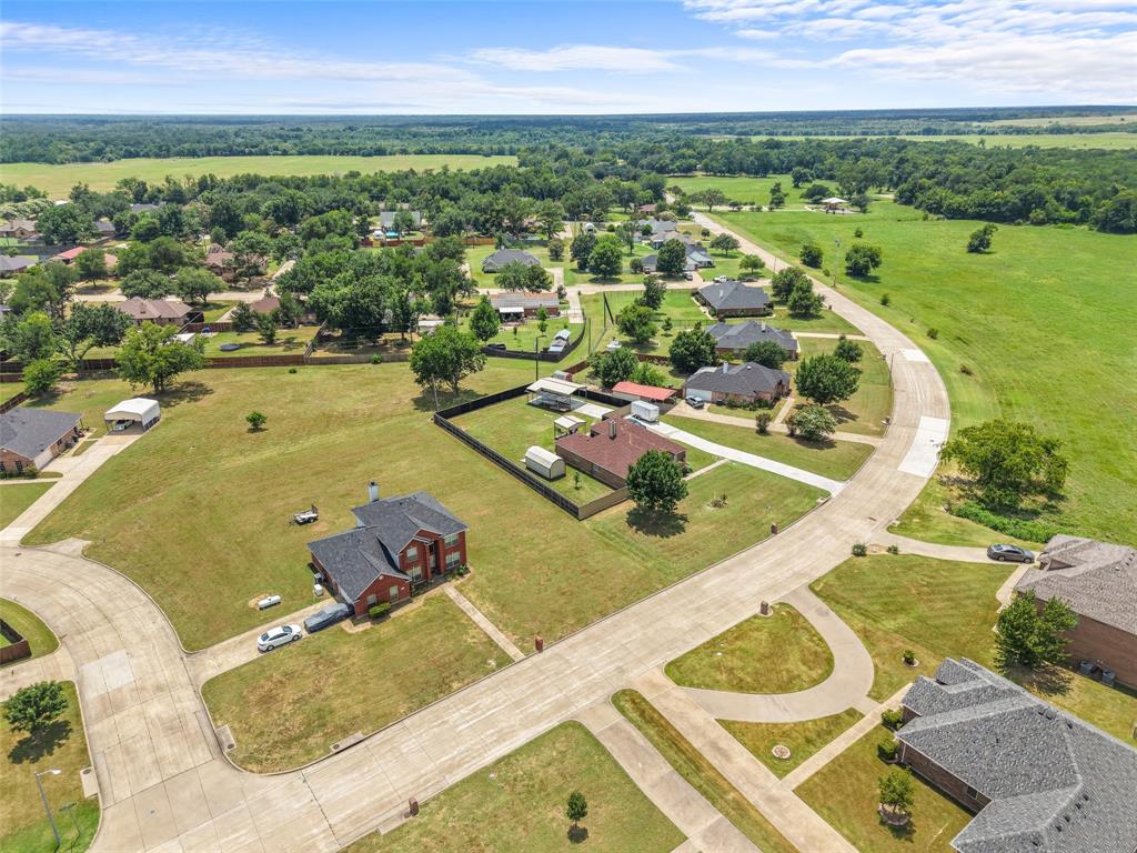 412 Kings Creek Drive Property Photo 32