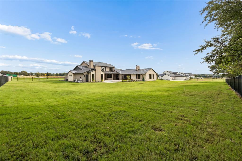 1402 Clydesdale Road Property Photo 4