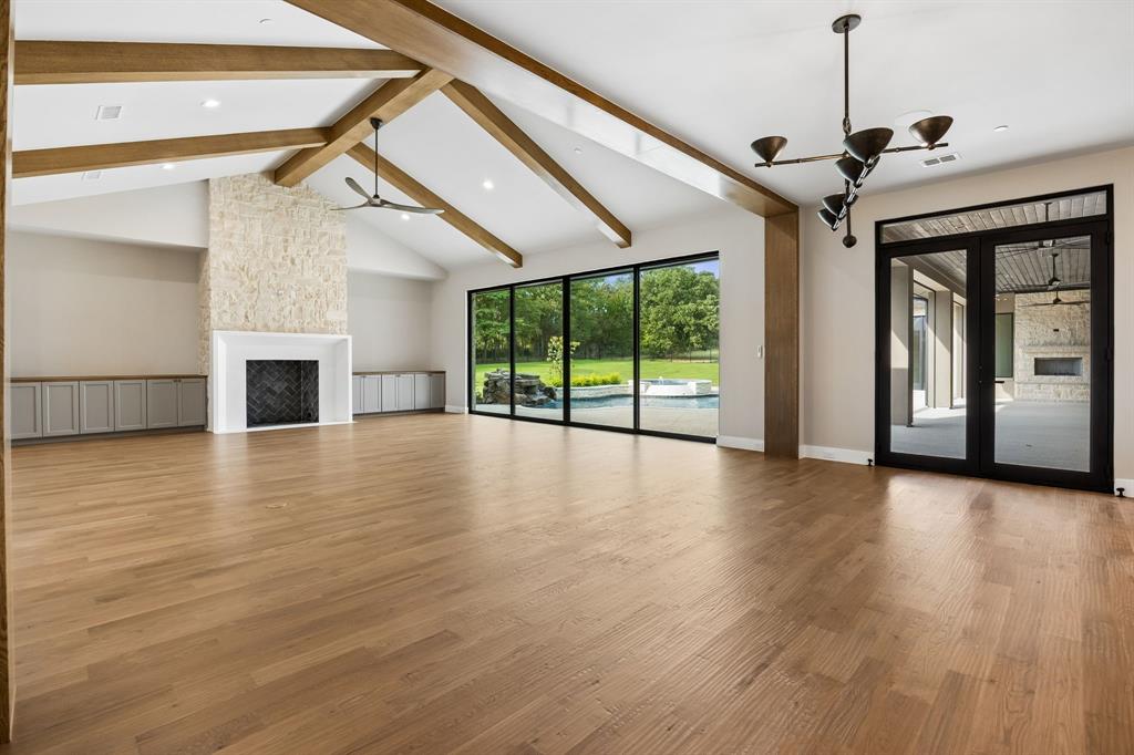 1402 Clydesdale Road Property Photo 8