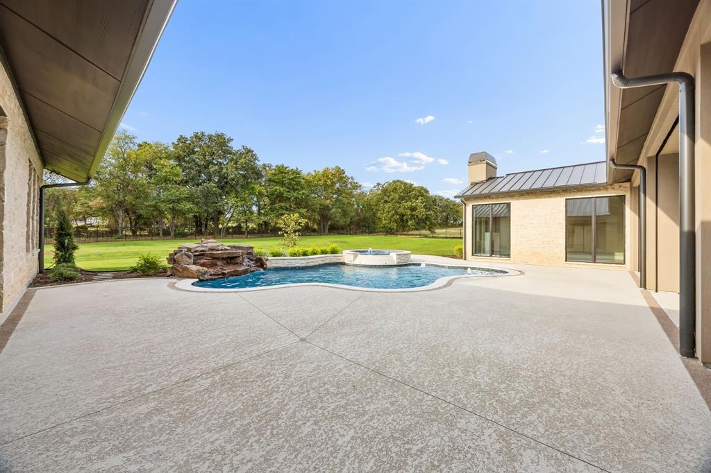 1402 Clydesdale Road Property Photo 33