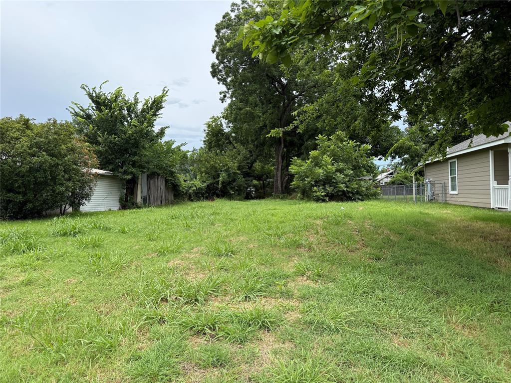 715 W Bond Street Property Photo 1