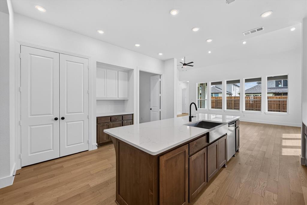 4444 Lamplights Drive Property Photo 4