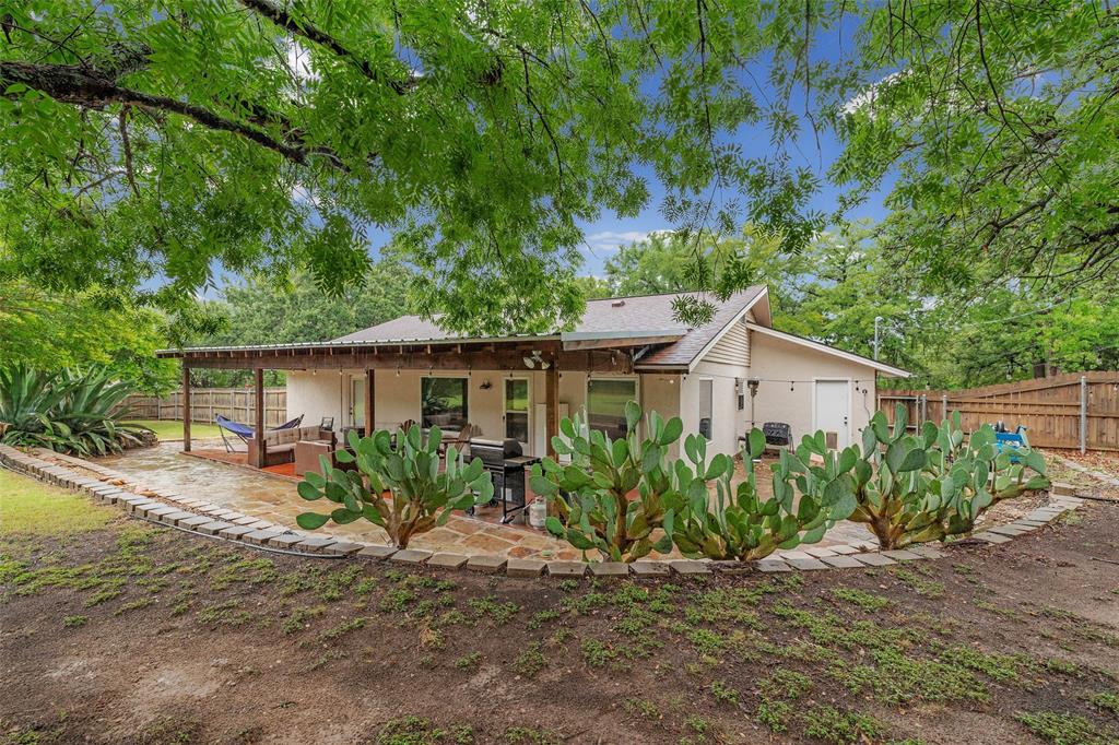 4111 Davis Road Property Photo 1