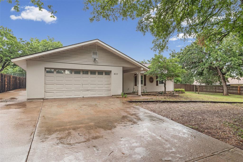 4111 Davis Road Property Photo 3