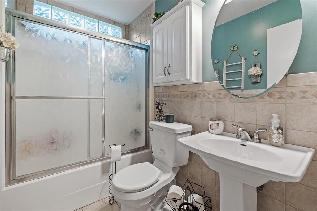 4111 Davis Road Property Photo 17