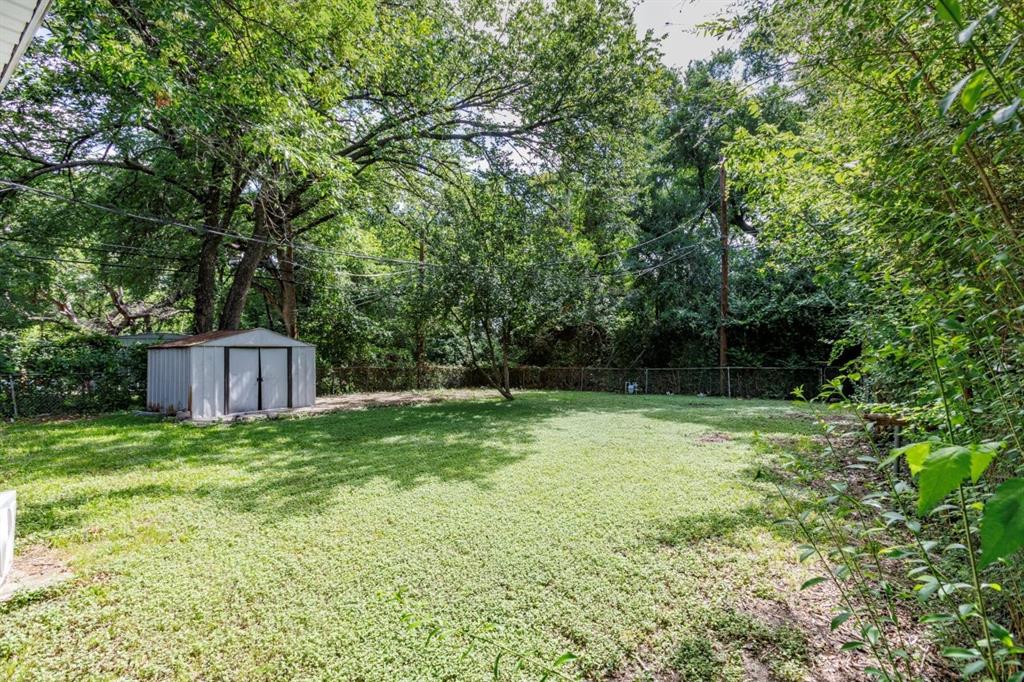 1738 Oak Hill Circle Property Photo 17