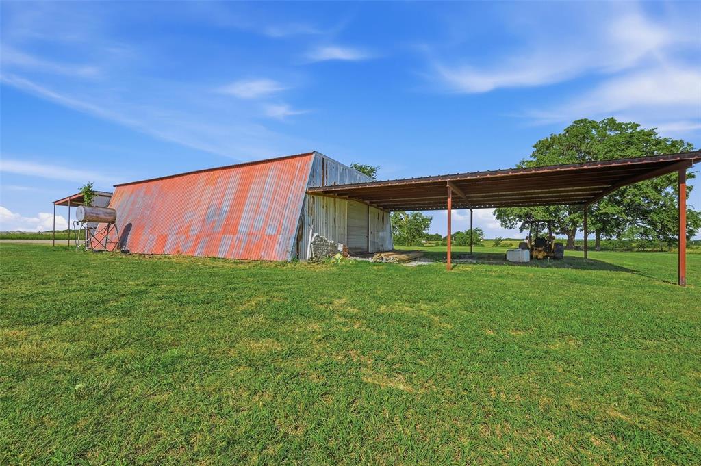 976 County Road 4070 Property Photo 11