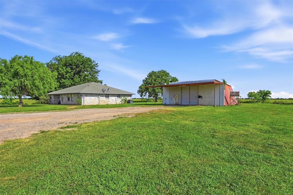 976 County Road 4070 Property Photo 14