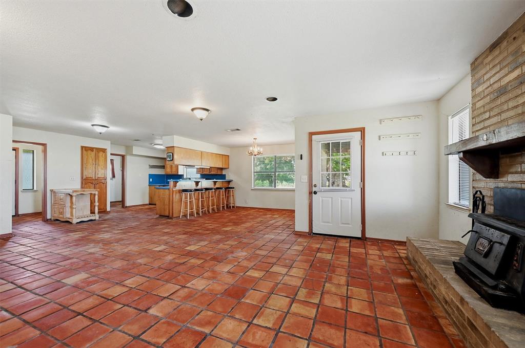 976 County Road 4070 Property Photo 16