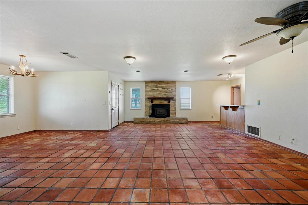 976 County Road 4070 Property Photo 17