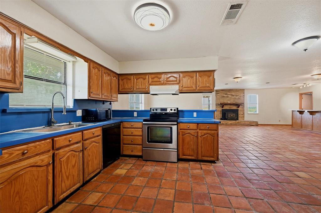 976 County Road 4070 Property Photo 21