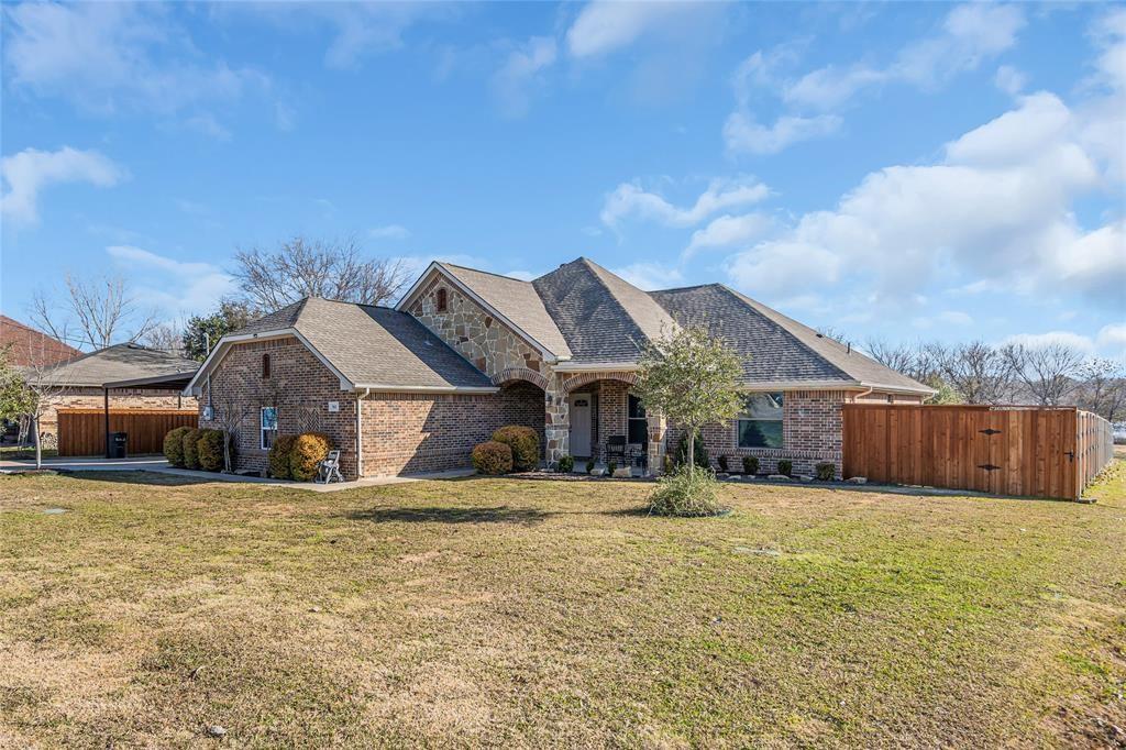 563 Lakeside Drive Property Photo 1