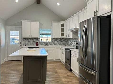 563 Lakeside Drive Property Photo 3