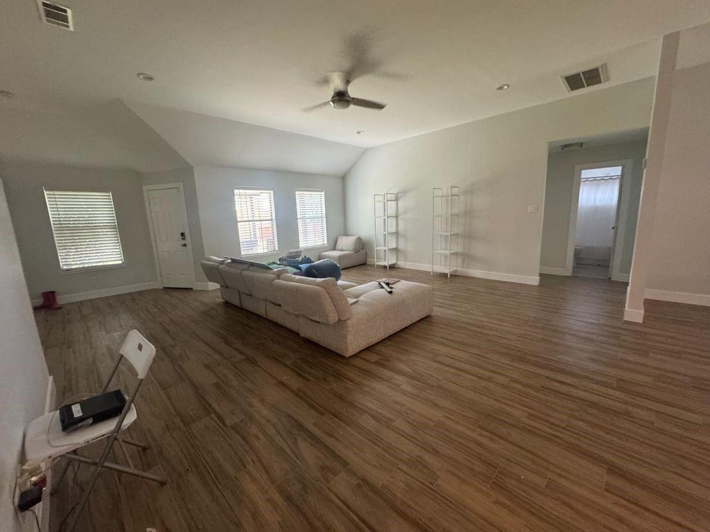 563 Lakeside Drive Property Photo 5