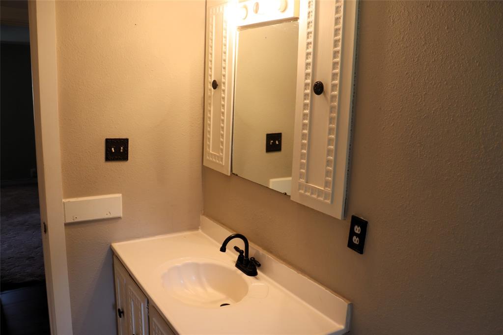 4366 E Interstate 30 Property Photo 13