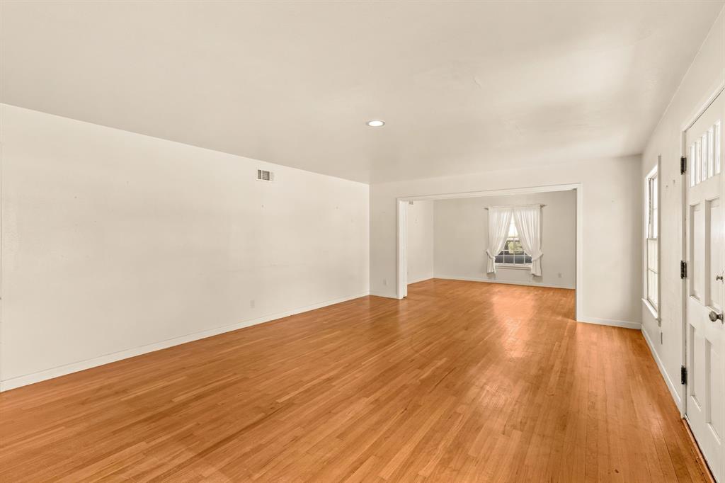 609 Oakhill Drive Property Photo 6
