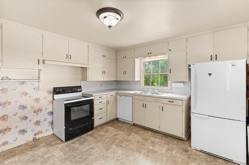 609 Oakhill Drive Property Photo 11