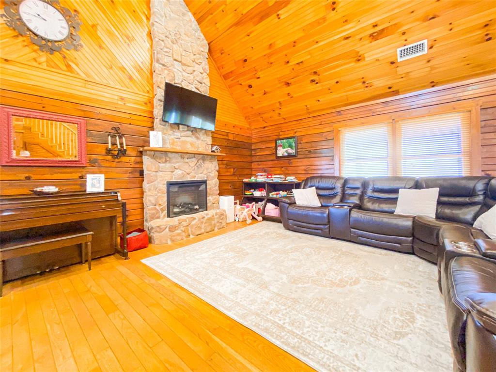 5074 Fm 603 Property Photo 5
