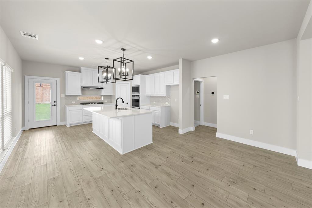 3108 Summer Rain Lane Property Photo 9