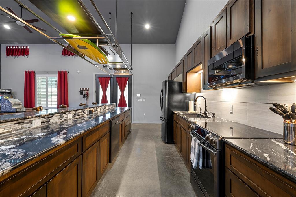 289 Cr 4275 Property Photo 10