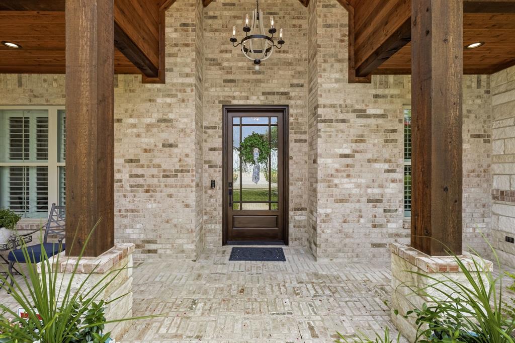 130 Sawgrass Drive Property Photo 3