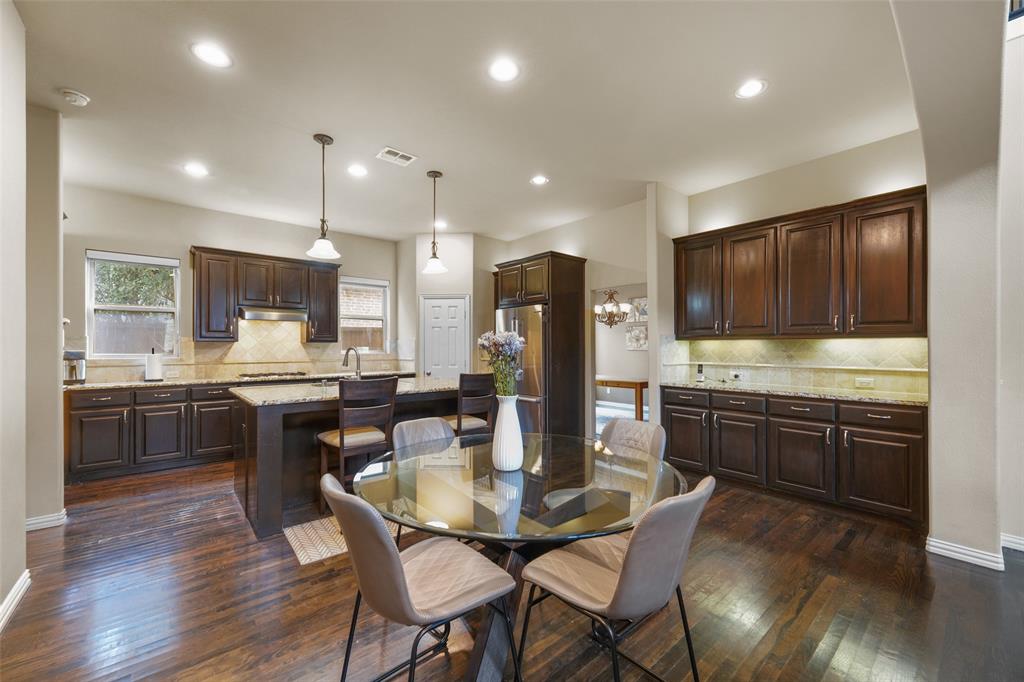 10082 Drawbridge Drive Property Photo 9