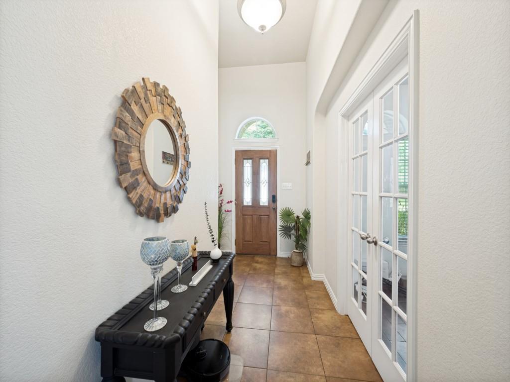 2312 Fountain Gate Drive Property Photo 4