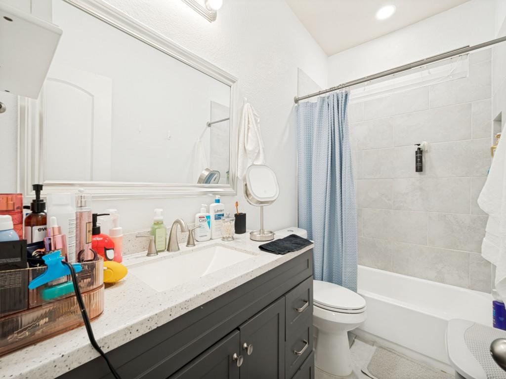 2312 Fountain Gate Drive Property Photo 18